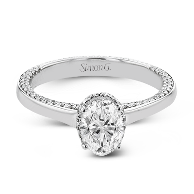 Engagement Ring in 18k Gold with Diamonds