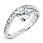 Engagement Ring in 18k Gold with Diamonds