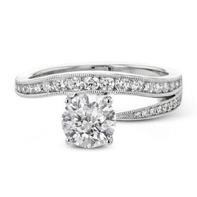 Engagement Ring in 18k Gold with Diamonds