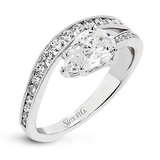 Engagement Ring in 18k Gold with Diamonds