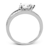 Engagement Ring in 18k Gold with Diamonds