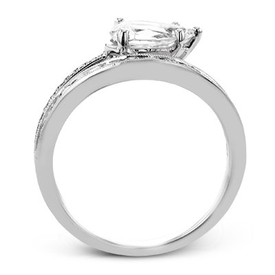 Engagement Ring in 18k Gold with Diamonds