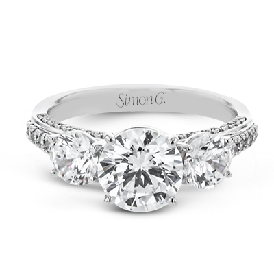 Engagement Ring in 18k Gold with Diamonds