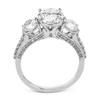 Engagement Ring in 18k Gold with Diamonds
