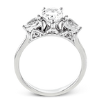 Engagement Ring in 18k Gold with Diamonds
