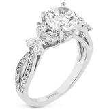 Engagement Ring in 18k Gold with Diamonds