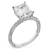 Engagement Ring in 18k Gold with Diamonds