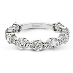 Right Hand Ring in 18k Gold with Diamonds