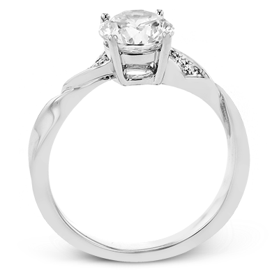 Engagement Ring in 18k Gold with Diamonds