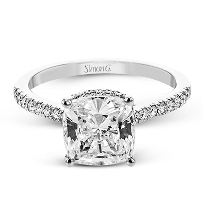 Engagement Ring in 18k Gold with Diamonds