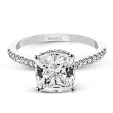 Engagement Ring in 18k Gold with Diamonds