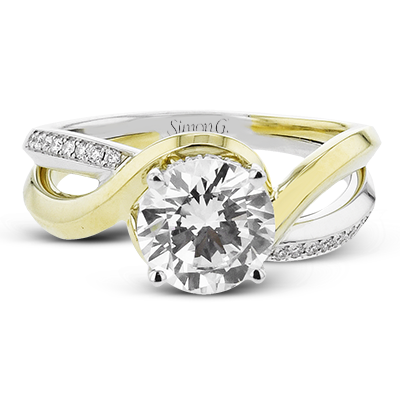 Engagement Ring in 18k Gold with Diamonds