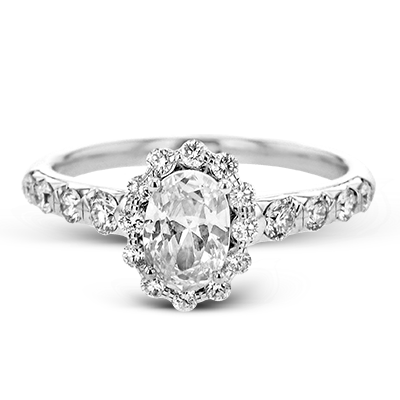 Engagement Ring in 18k Gold with Diamonds