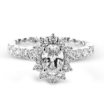 Engagement Ring in 18k Gold with Diamonds