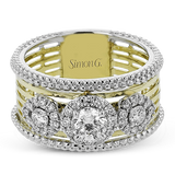 Right Hand Ring in 18k Gold with Diamonds