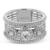 Right Hand Ring in 18k Gold with Diamonds