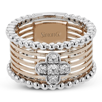 Right Hand Ring in 18k Gold with Diamonds