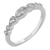 Right Hand Ring in 18k Gold with Diamonds