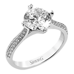 Engagement Ring in 18k Gold with Diamonds