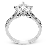Engagement Ring in 18k Gold with Diamonds
