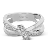 Right Hand Ring in 18k Gold with Diamonds