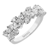 Right Hand Ring in 18k Gold with Diamonds