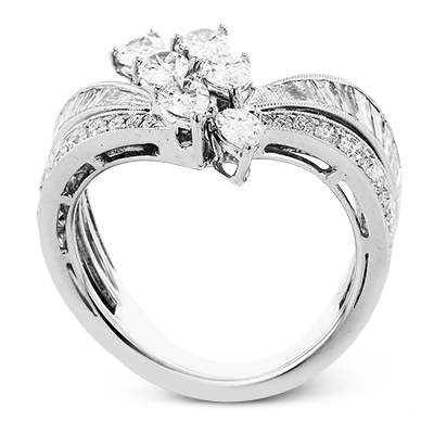 Right Hand Ring in 18k Gold with Diamonds