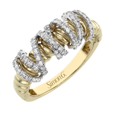 Right Hand Ring in 18k Gold with Diamonds