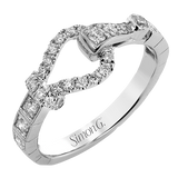 Right Hand Ring in 18k Gold with Diamonds