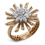 Right Hand Ring in 18k Gold with Diamonds