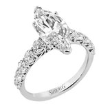 Engagement Ring in 18k Gold with Diamonds