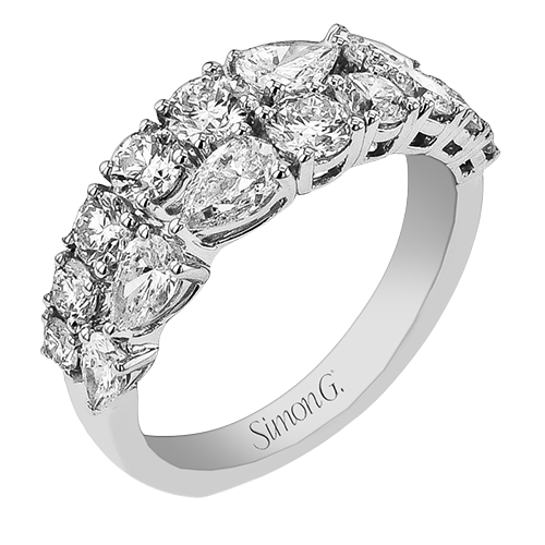 Right Hand Ring in 18k Gold with Diamonds