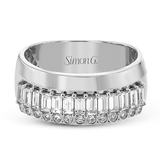 Right Hand Ring in 18k Gold with Diamonds