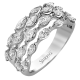 Right Hand Ring in 18k Gold