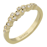 Right Hand Ring in 18k Gold with Diamonds