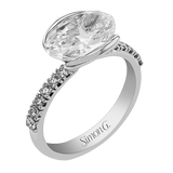Engagement Ring in 18k Gold with Diamonds