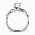 Engagement Ring in 18k Gold with Diamonds