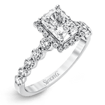 Engagement Ring in 18k Gold with Diamonds