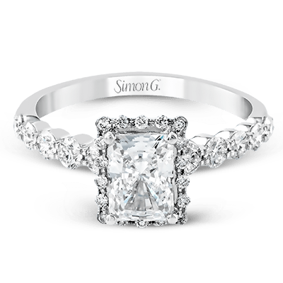 Engagement Ring in 18k Gold with Diamonds