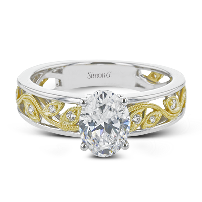 Engagement Ring in 18k Gold with Diamonds