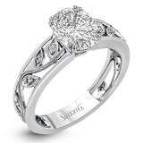 Engagement Ring in 18k Gold with Diamonds