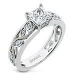 Engagement Ring in 18k Gold with Diamonds