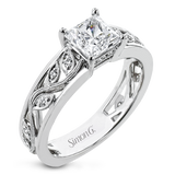 Engagement Ring in 18k Gold with Diamonds