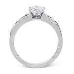 Engagement Ring in 18k Gold with Diamonds