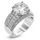 Engagement Ring in 18k Gold with Diamonds