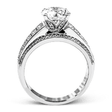 Engagement Ring in 18k Gold with Diamonds