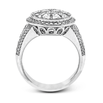 Engagement Ring in 18k Gold with Diamonds