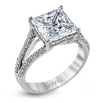 Engagement Ring in 18k Gold with Diamonds