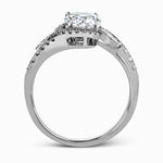 Engagement Ring in 18k Gold with Diamonds