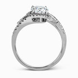 Engagement Ring in 18k Gold with Diamonds